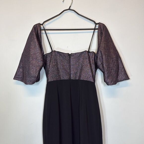 Badgley Mischka
Metallic Off Shoulder Dress - Picture 9 of 12